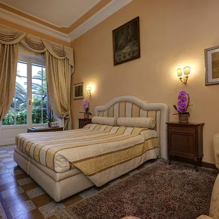Episcopo Lipinsky Luxury