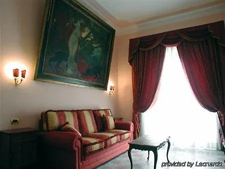 Episcopo Lipinsky Luxury 住宿加早餐酒店 4*