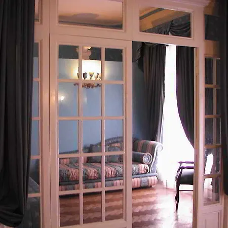 Episcopo Lipinsky Luxury