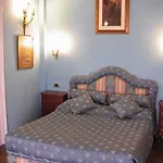 לינה וארוחת בוקר Episcopo Lipinsky Luxury