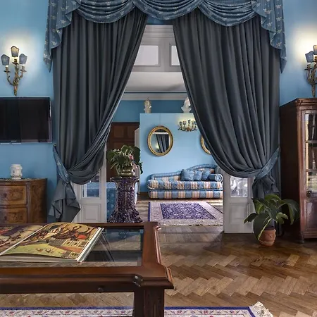 فندق مبيت وإفطار Episcopo Lipinsky Luxury 4*