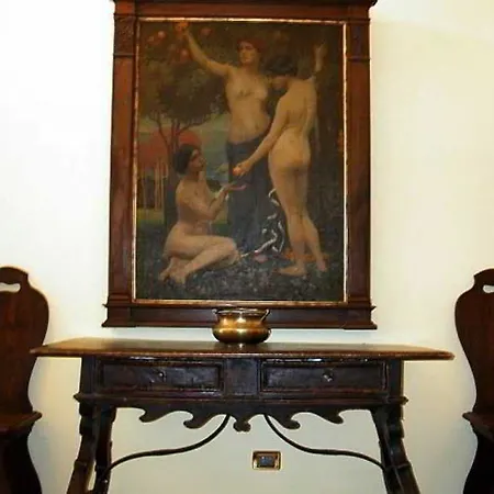 Episcopo Lipinsky Luxury