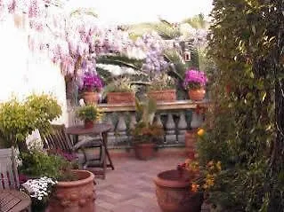 Episcopo Lipinsky Luxury