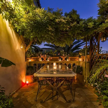 Episcopo Lipinsky Luxury فندق مبيت وإفطار 4*