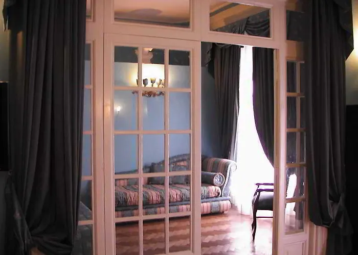 Episcopo Lipinsky Luxury