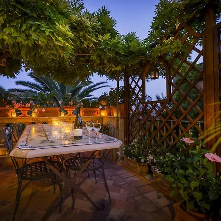 Episcopo Lipinsky Luxury Oda ve Kahvaltı Roma